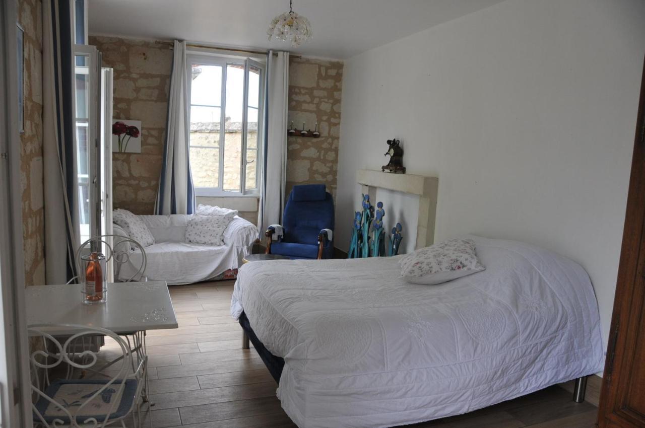 PETITE MAISON des ROSES - GITE 2 Personnes Brain-sur-Allonnes Extérieur photo