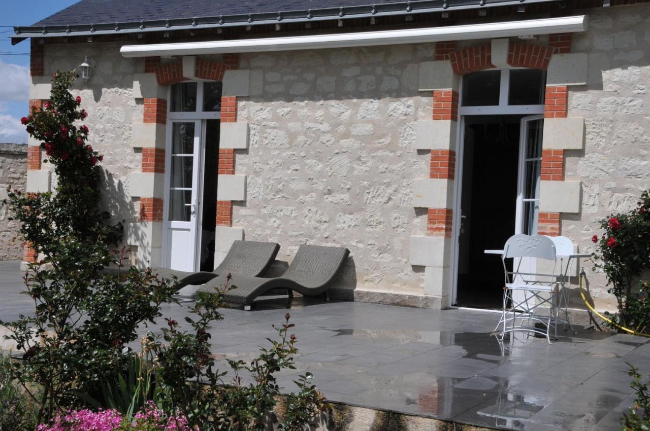 PETITE MAISON des ROSES - GITE 2 Personnes Brain-sur-Allonnes Extérieur photo
