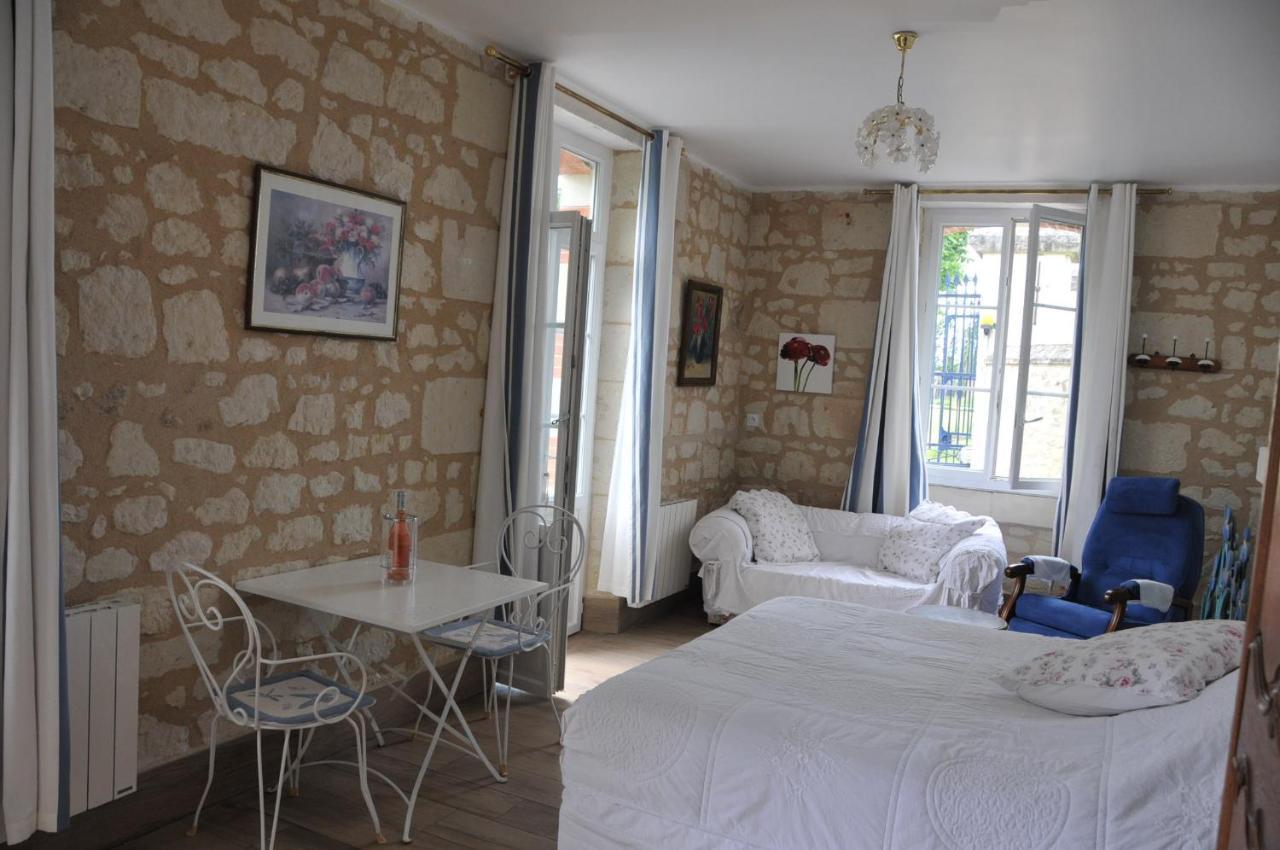 PETITE MAISON des ROSES - GITE 2 Personnes Brain-sur-Allonnes Extérieur photo