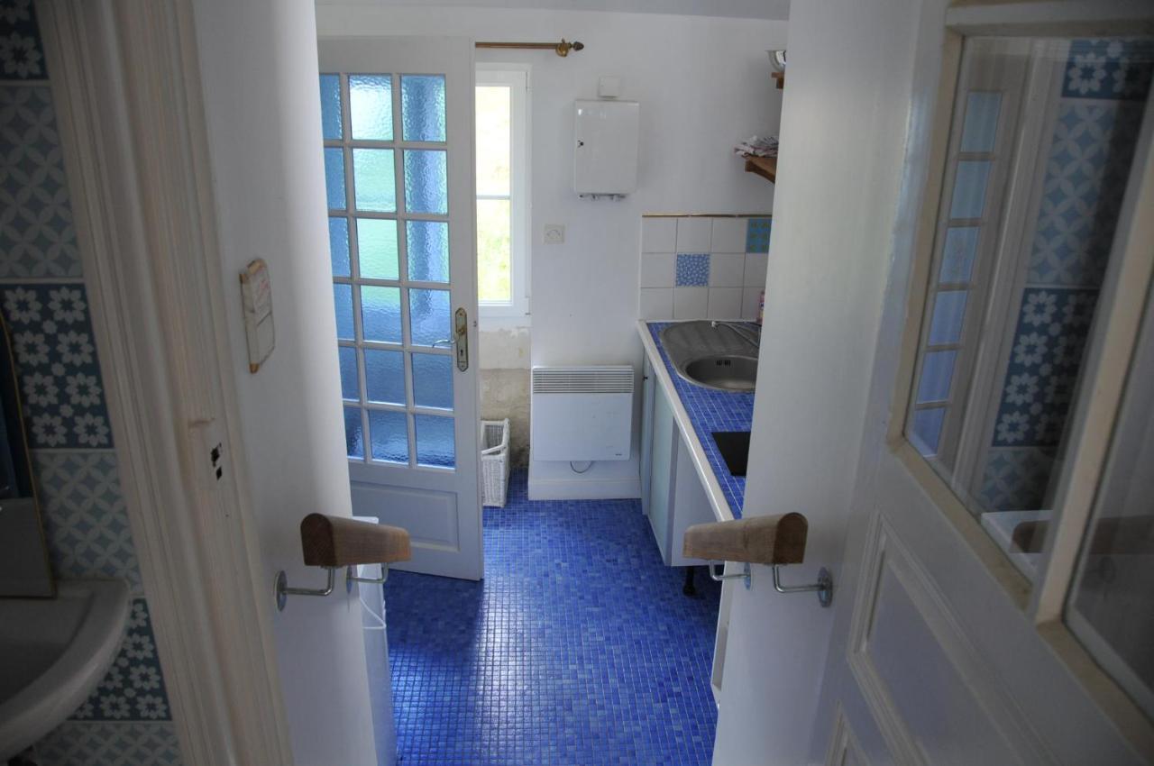 PETITE MAISON des ROSES - GITE 2 Personnes Brain-sur-Allonnes Extérieur photo